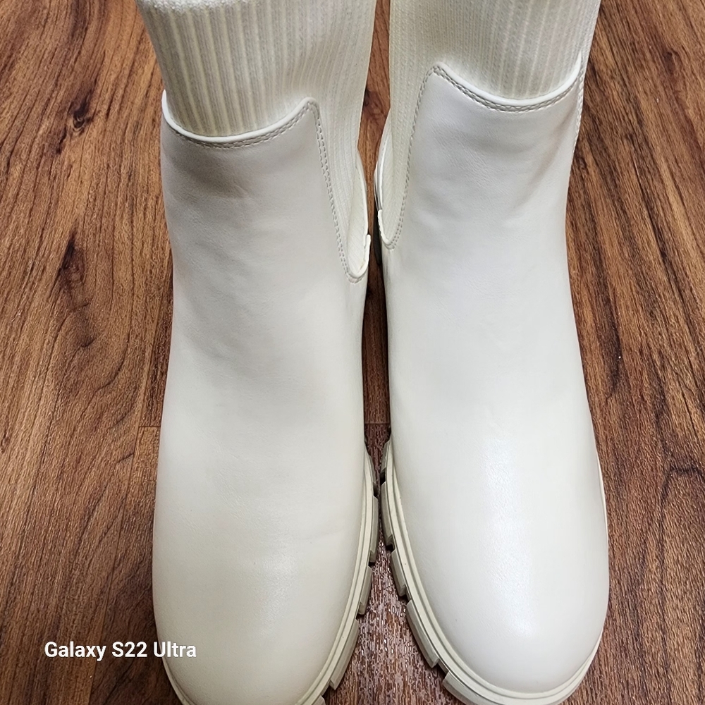 WHITE boots Brand New - Picture 6 of 8